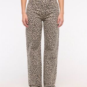 Abercrombie & Fitch Leopard Print “90s Relaxed Jean-High Rise”